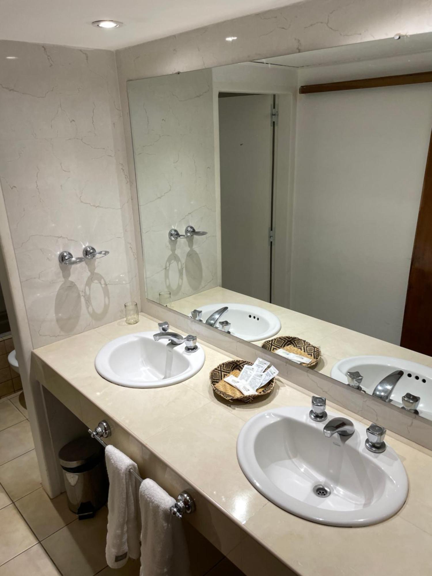 Julio Cesar Hotel Posadas Ngoại thất bức ảnh